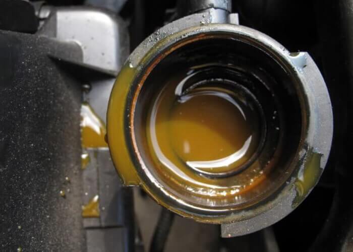 Проверка состояния антифриза на Киа Рио 3 (2011-2017 гг)