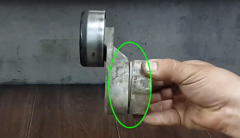 Неисправен натяжитель ремня Хендай Солярис