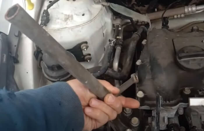 Что нужно для снятия ремня на Киа Рио 3