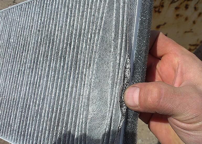 Углеродные включения в салонном фильтре Hyundai Solaris