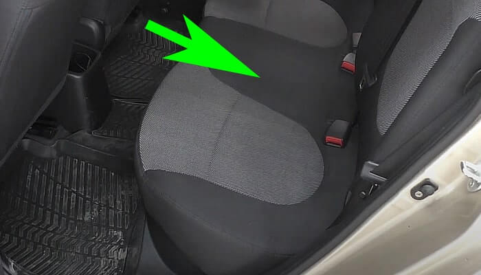 Топливный фильтр находится под задним сиденьем Хендай Солярис, который необходимо снять топливный-фильтр-находится-под-задним-сиденем-hyundai-solaris.jpg