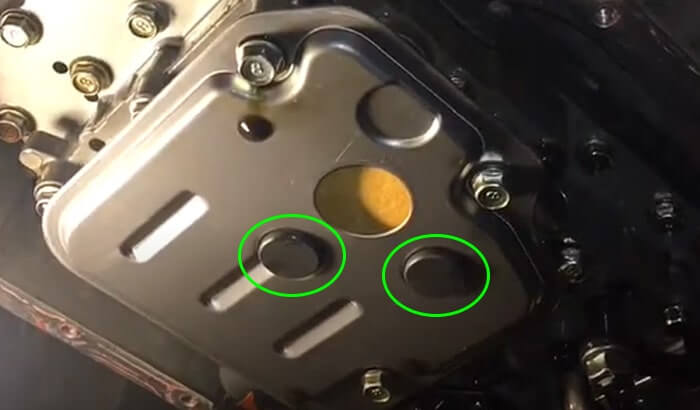 Установка нового масляного фильтра АКПП на Хендай Солярис