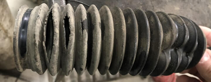 Порванный пыльник Хендай Солярис