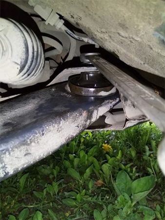 Процесс замены шаровых в Киа Рио (2)