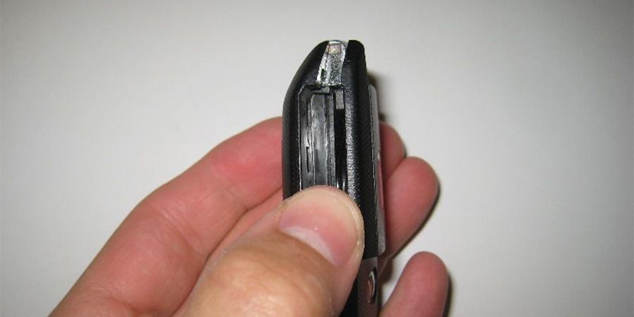 Замена батарейки в выкидном ключе Киа Рио