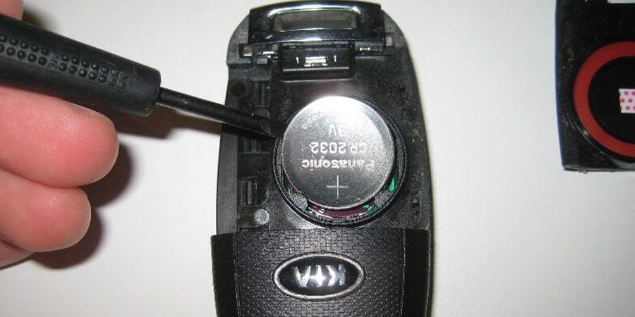 Замена батарейки в ключе КИА