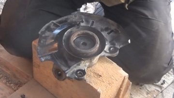 На торец наружного кольца подшипника устанавливается упорная шайба 67-69 мм Ступичный подшипник КИА Рио