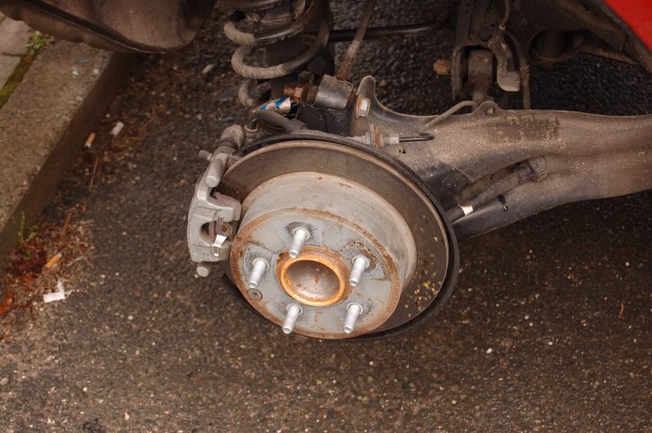 Проверка подшипников задней ступицы Подшипник задней ступицы