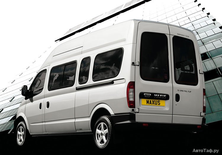 ТОП-19 микроавтобусов для семьи в 2022 году