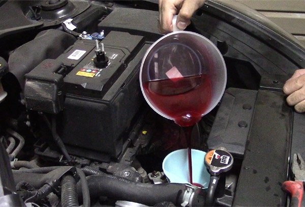 Столько же нового масла заливается в коробку.