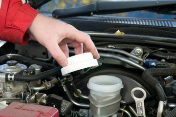 проверка уровня тормозной жидкости