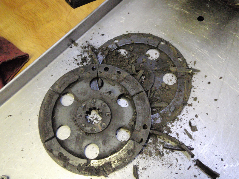 сгорело сцепление что менять