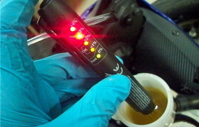 Проверка состояния тормозной жидкости Проверка состояния тормозной жидкости