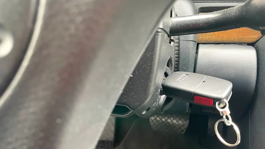 Что делать, если машина заводится и глохнет? Что делать, если машина заводится и глохнет?