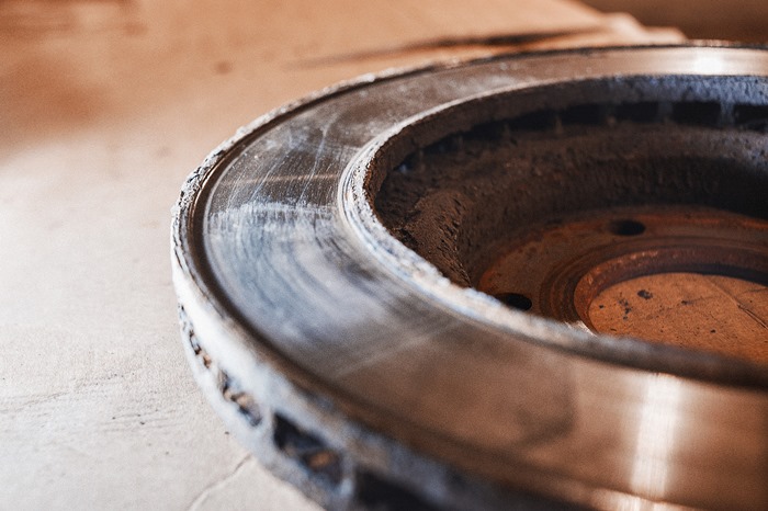 Загрязнение тормозных дисков