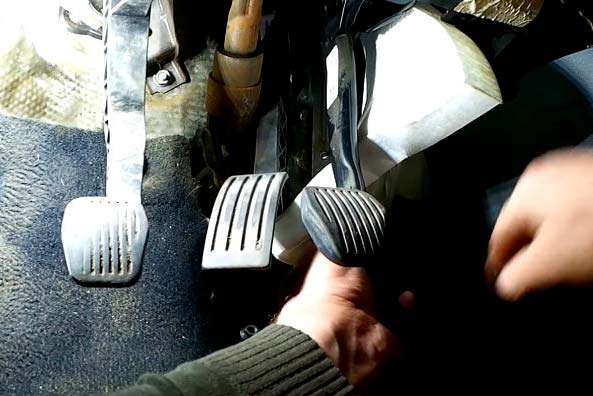 Замена салонного фильтра Форд Фокус 2