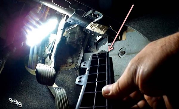 Замена салонного фильтра Форд Фокус 2