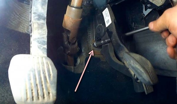 Замена салонного фильтра Форд Фокус 2