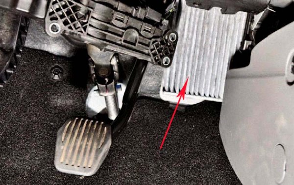 Замена салонного фильтра Форд Фокус 2