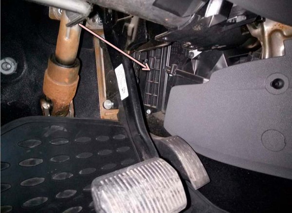 Замена салонного фильтра Форд Фокус 2