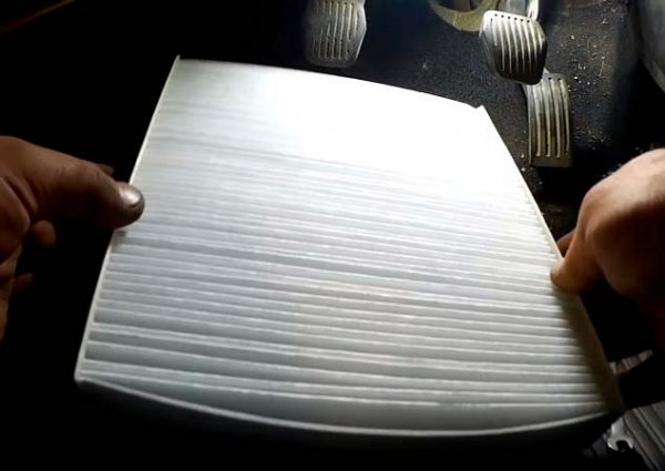 Замена салонного фильтра Форд Фокус 2