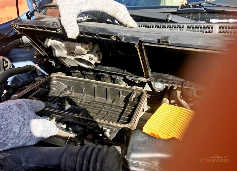 Замена воздушного фильтра Ниссан