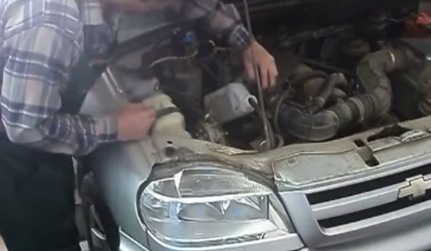 Шевроле Нива — замена охлаждающей жидкости