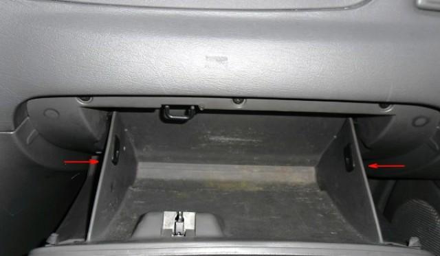 Замена салонного фильтра Kia Spectra