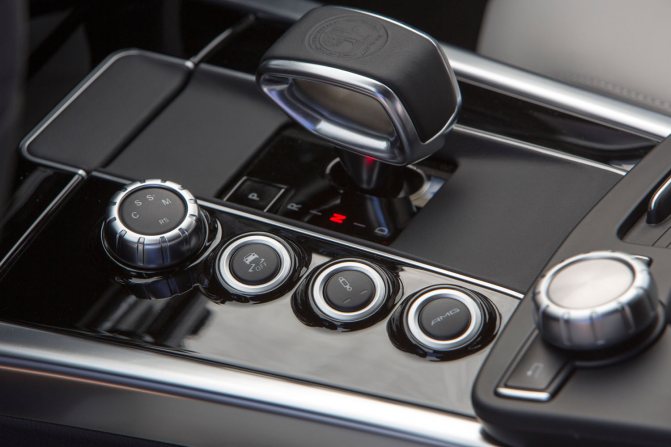 Как правильно переключать передачи на механике во время движения