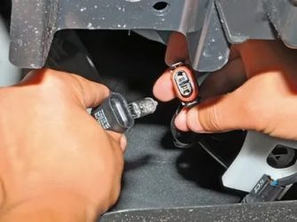 Какие лампочки стоят в противотуманках на хёндай солярис