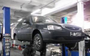 %D0%A1%D1%82%D1%83%D0%BA-%D0%B2-%D0%B7%D0%B0%D0%B4%D0%BD%D0%B5%D0%B9-%D0% BF%D0%BE%D0%B4%D0%B2%D0%B5%D1%81%D0%BA%D0%B5-Hyundai-Accent-300x188.jpg