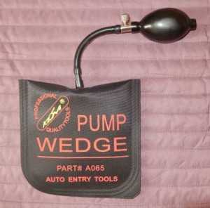 Специальная подушка для сгибания дверей или крышек капота