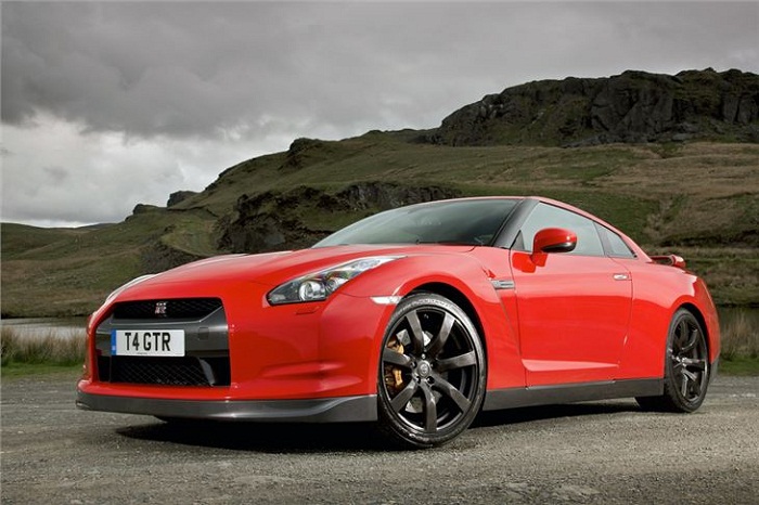 Nissan GT-R на фото
