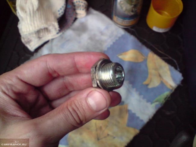 Сливная пробка на АКПП Шеви Круз