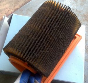 Забитый воздушный фильтр