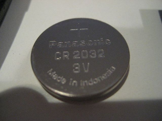 Замена батарейки в брелке Киа Соренто