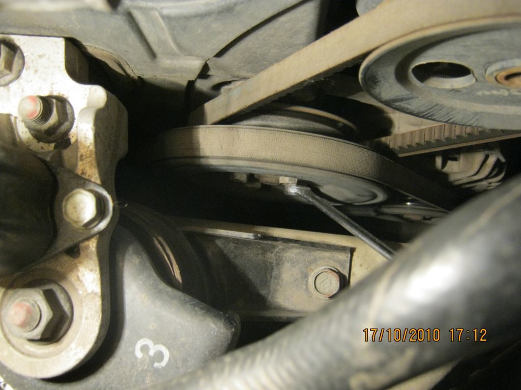 Почему рвет ремень генератора: основные причины, из-за чего рвет ремни