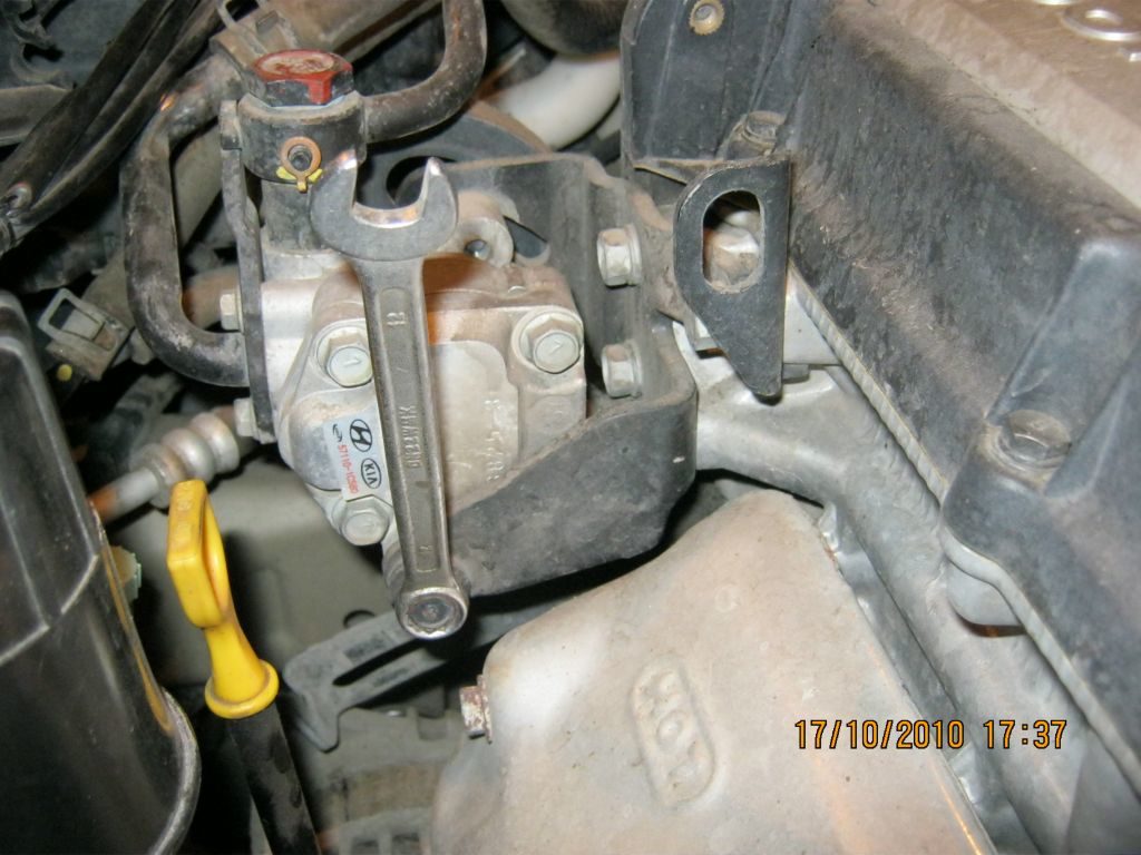 Почему рвет ремень генератора: основные причины, из-за чего рвет ремни