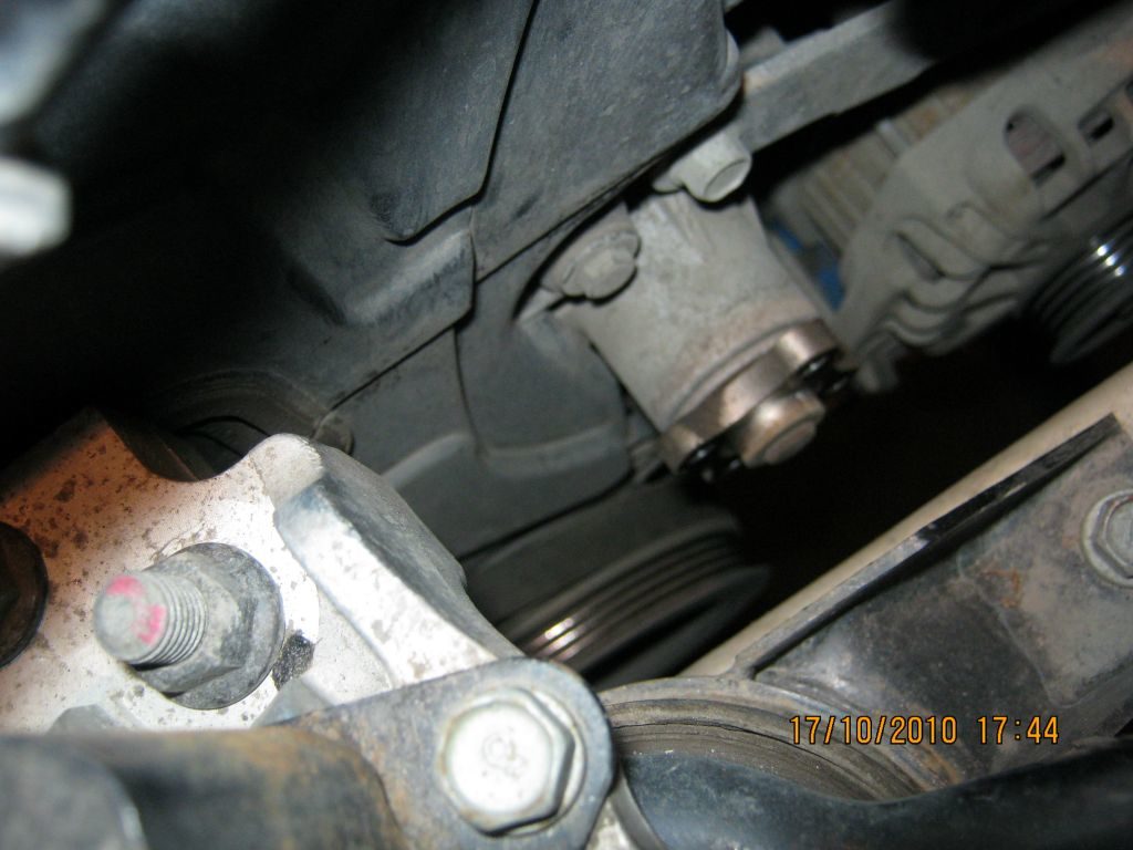 Почему рвет ремень генератора: основные причины, из-за чего рвет ремни