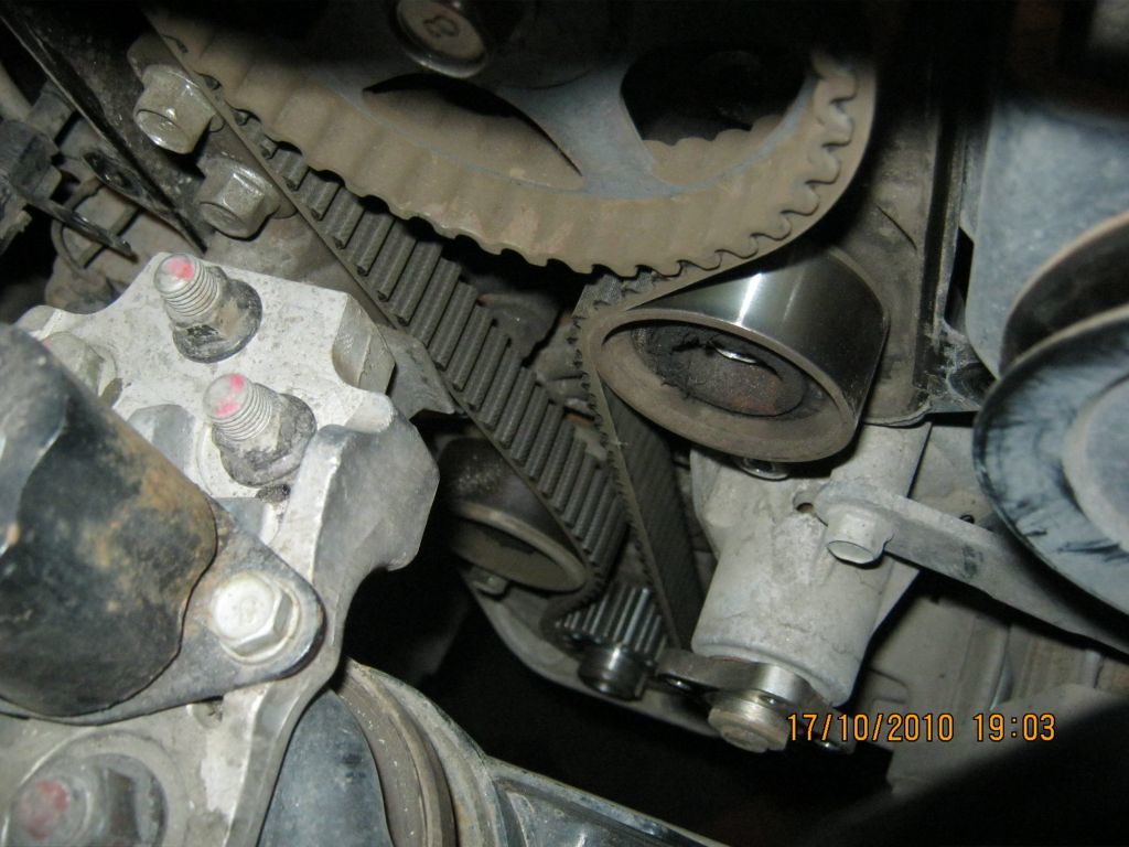 Почему рвет ремень генератора: основные причины, из-за чего рвет ремни