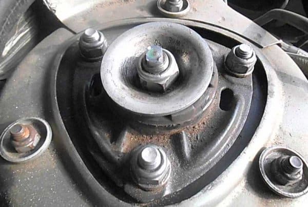 Причины стука в автомобиле Причины стука в авто