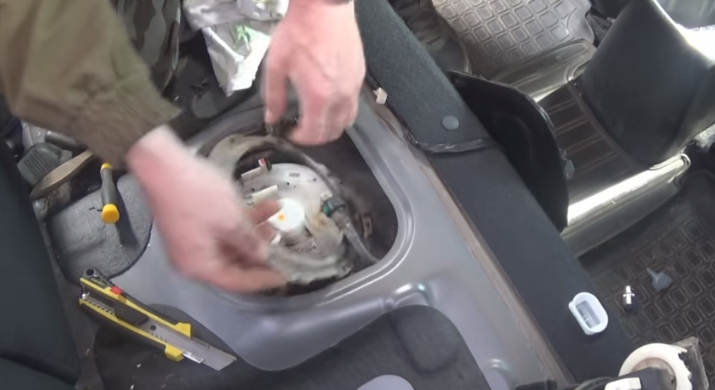 Топливный фильтр на Киа Рио: техрегламент по замене, снятию и установке своими руками