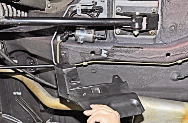 Топливный фильтр Шевроле Нива: где находится, замена