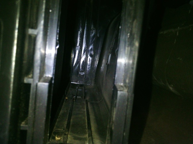 Салонный фильтр Рено Дастер: где находится, замена