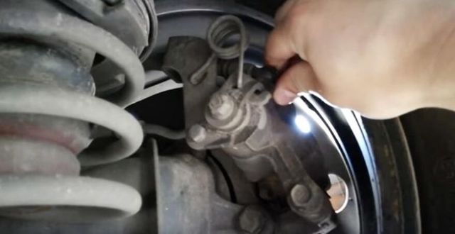 Тормозная жидкость на Киа Рио 3: выбор и замена