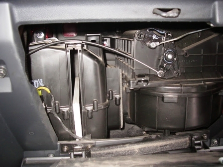 Салонный фильтр Hyundai Getz: где находится, замена