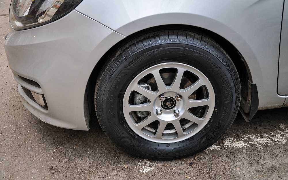 Колесо автомобиля