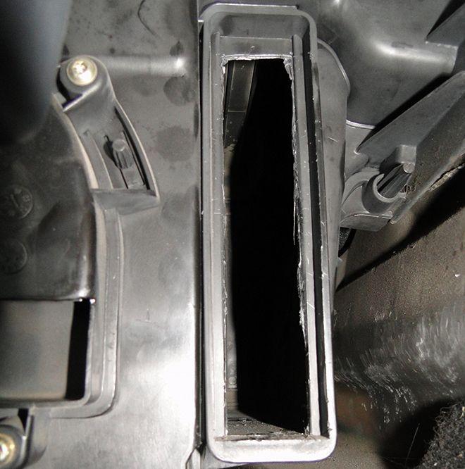 Как заменить салонный фильтр на Рено Дастер