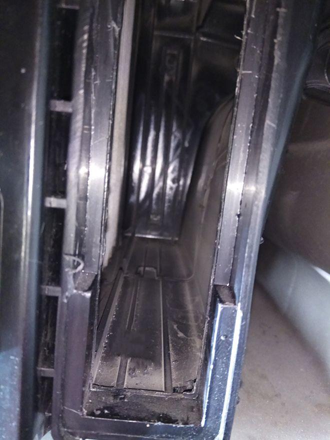 Как заменить салонный фильтр на Рено Дастер