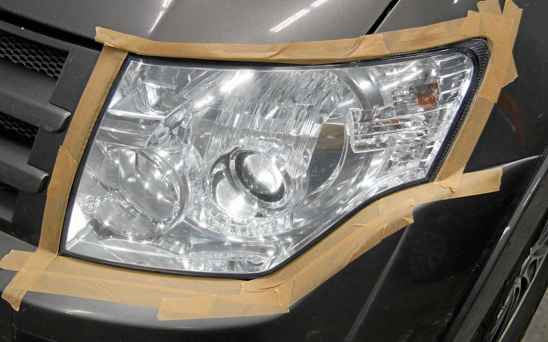 Фара оклеивается скотчем